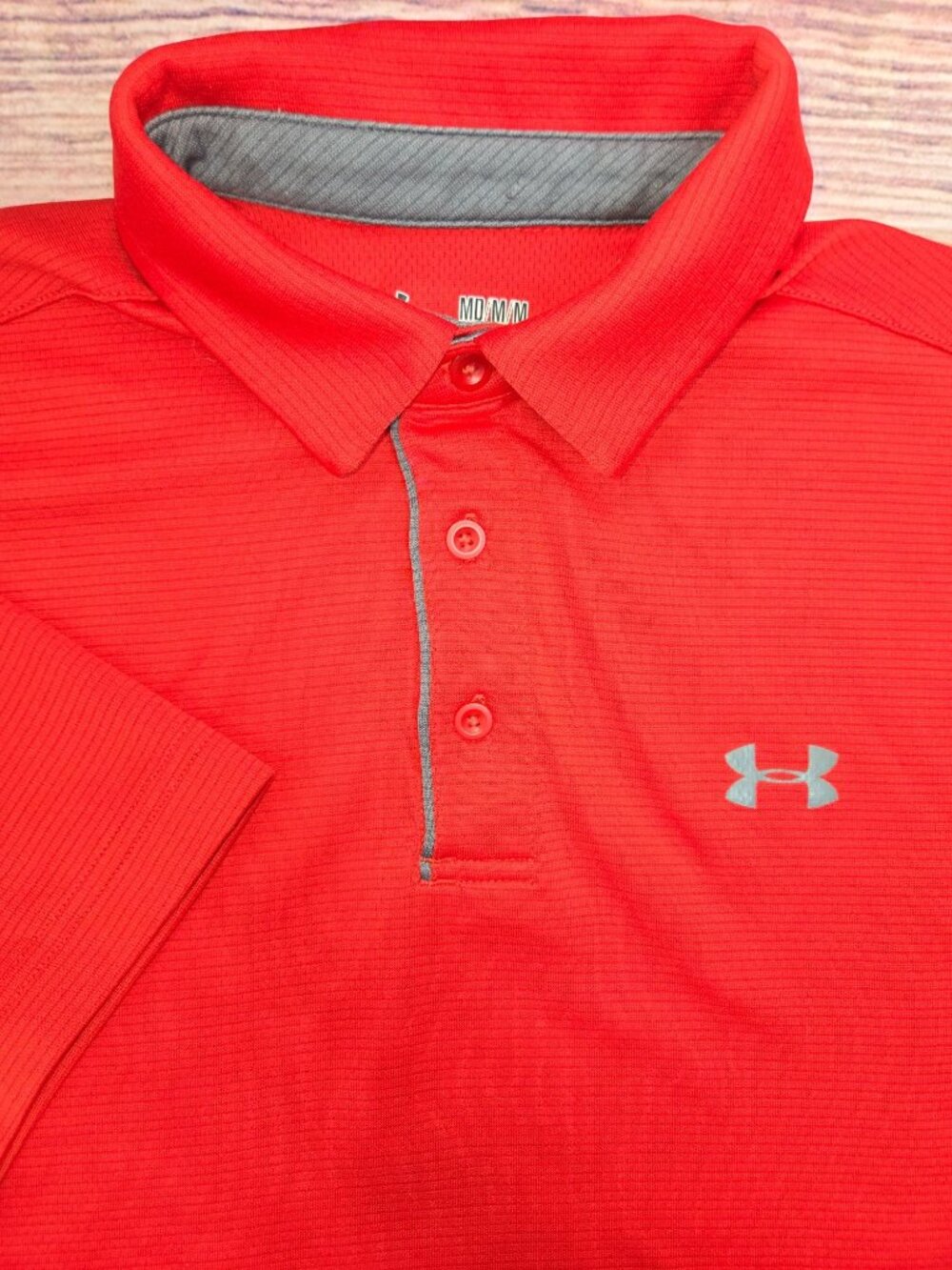 Under Armour Loose Fit Heatgear Red Polo Medium